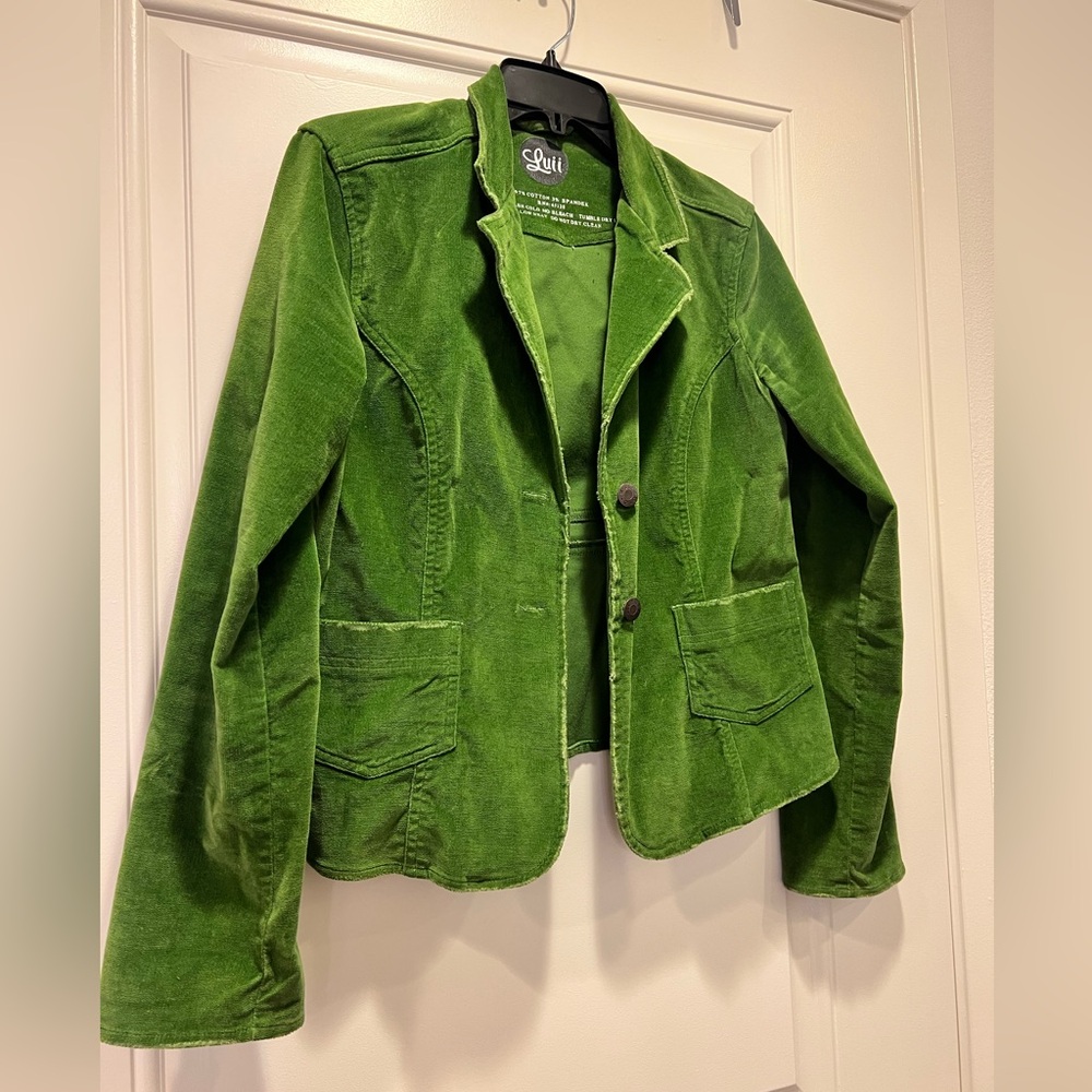 Luii Women's Green Velvet Blazer